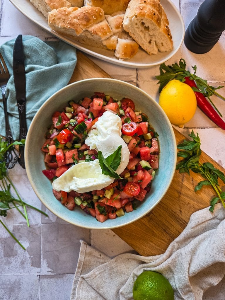 Wassermelonen-Burrata-Salat – sommerlich, frisch & unkompliziert