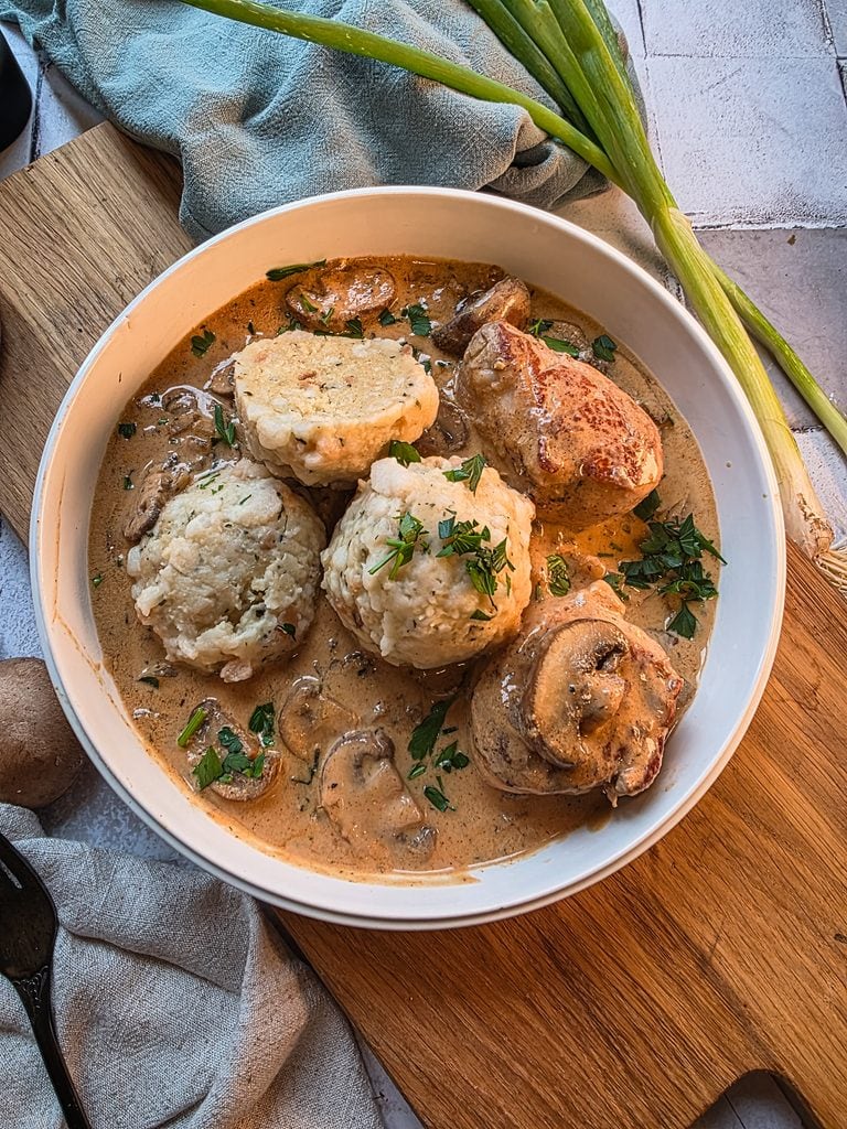 Semmelknödel-Jägerpfanne – Hausmannskost unter 600 kcal